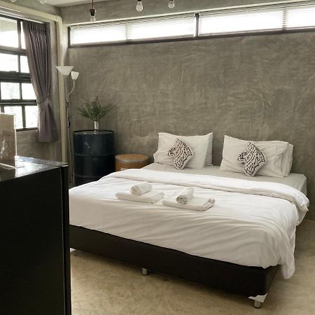 Rumpai Loft Habitat Чиангмай Экстерьер фото