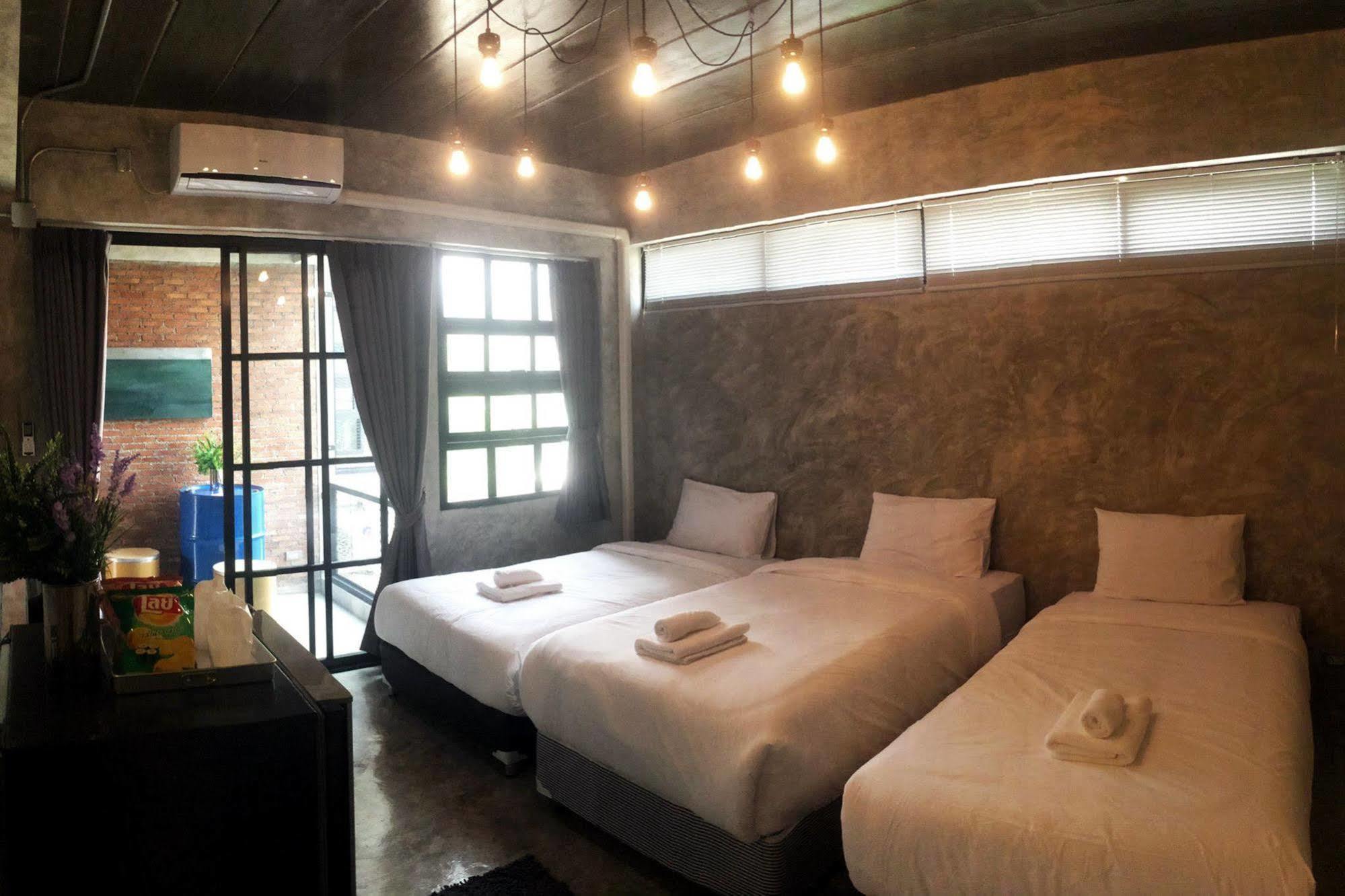 Rumpai Loft Habitat Чиангмай Экстерьер фото
